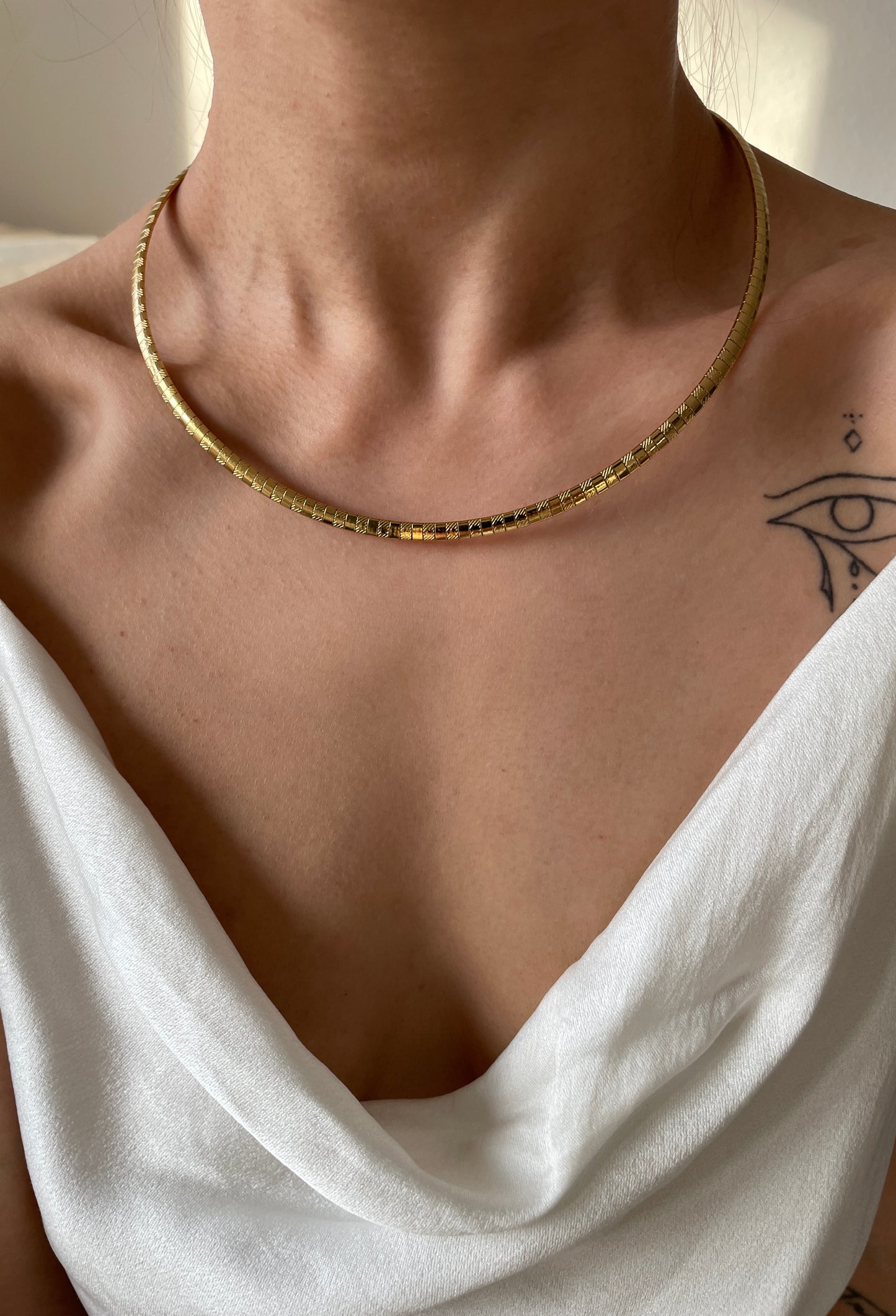 Isida Omega Necklace - 18K Gold Plated Stainless Steel