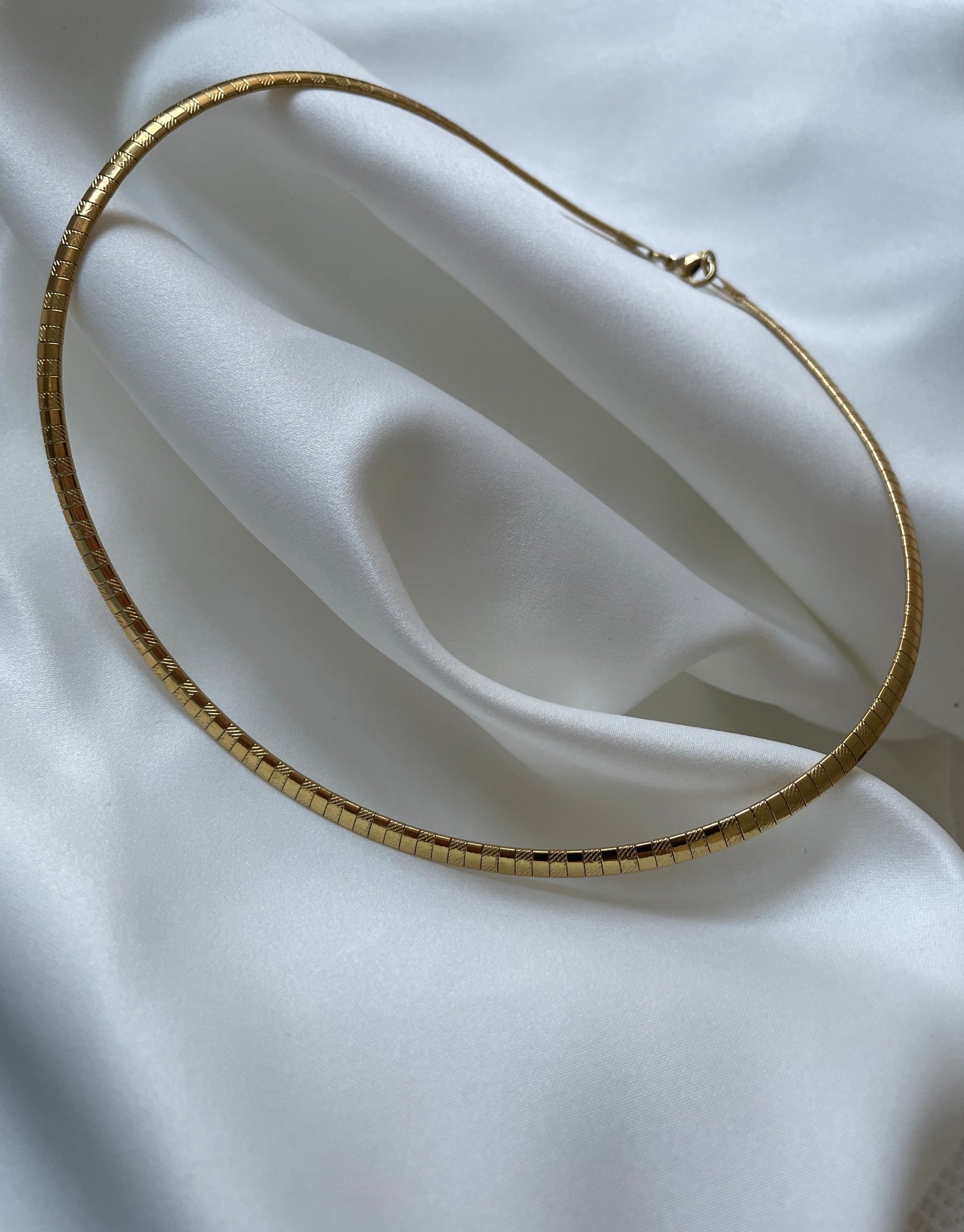 Isida Omega Necklace - 18K Gold Plated Stainless Steel