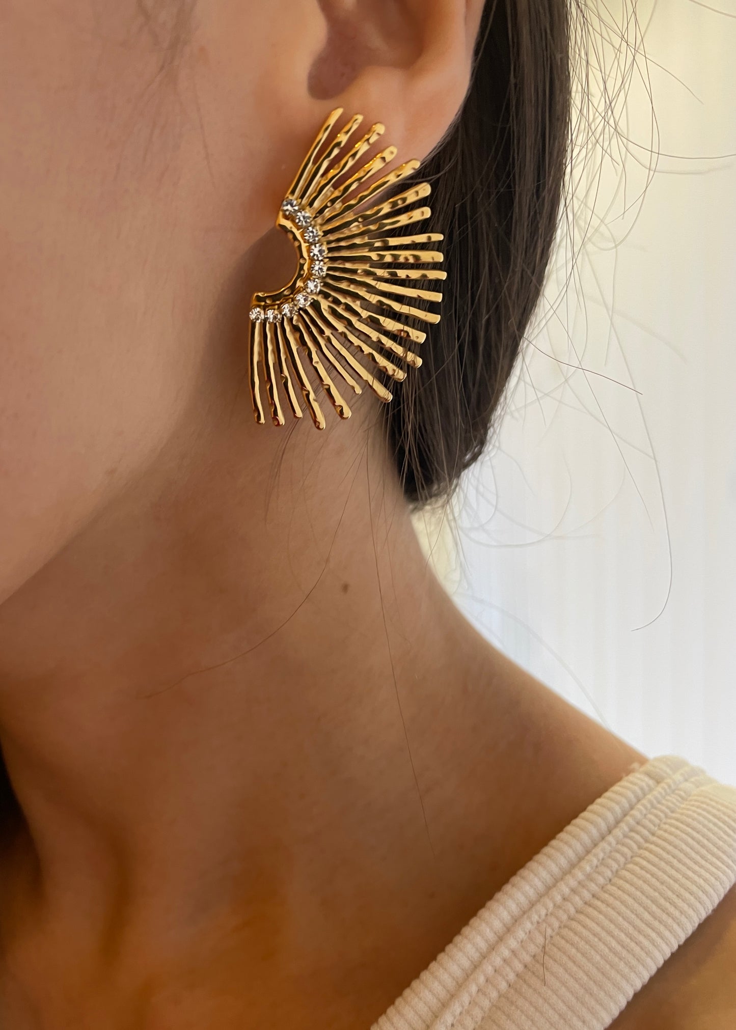 Amira Sonnenstrahl Ohrringe - 18K Vergoldet, Edelstahl, Kühn & Elegant