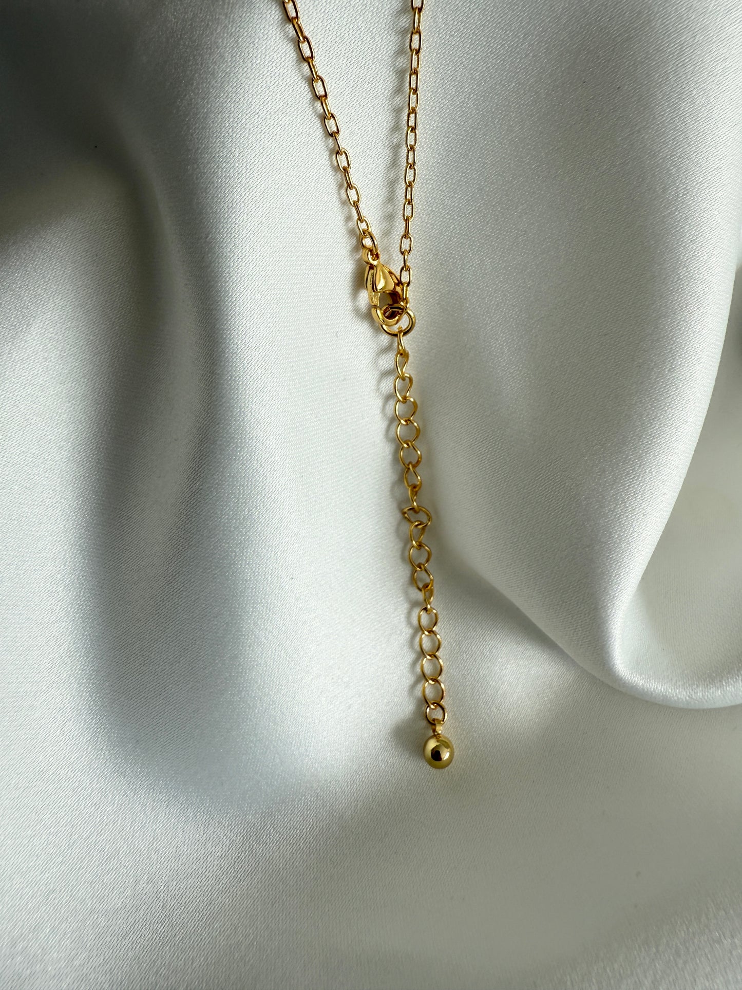 Beausancy Lava-Herz Collier, 18k Vergoldete Halskette mit rotem Edelstein, Asymmetrisches Design