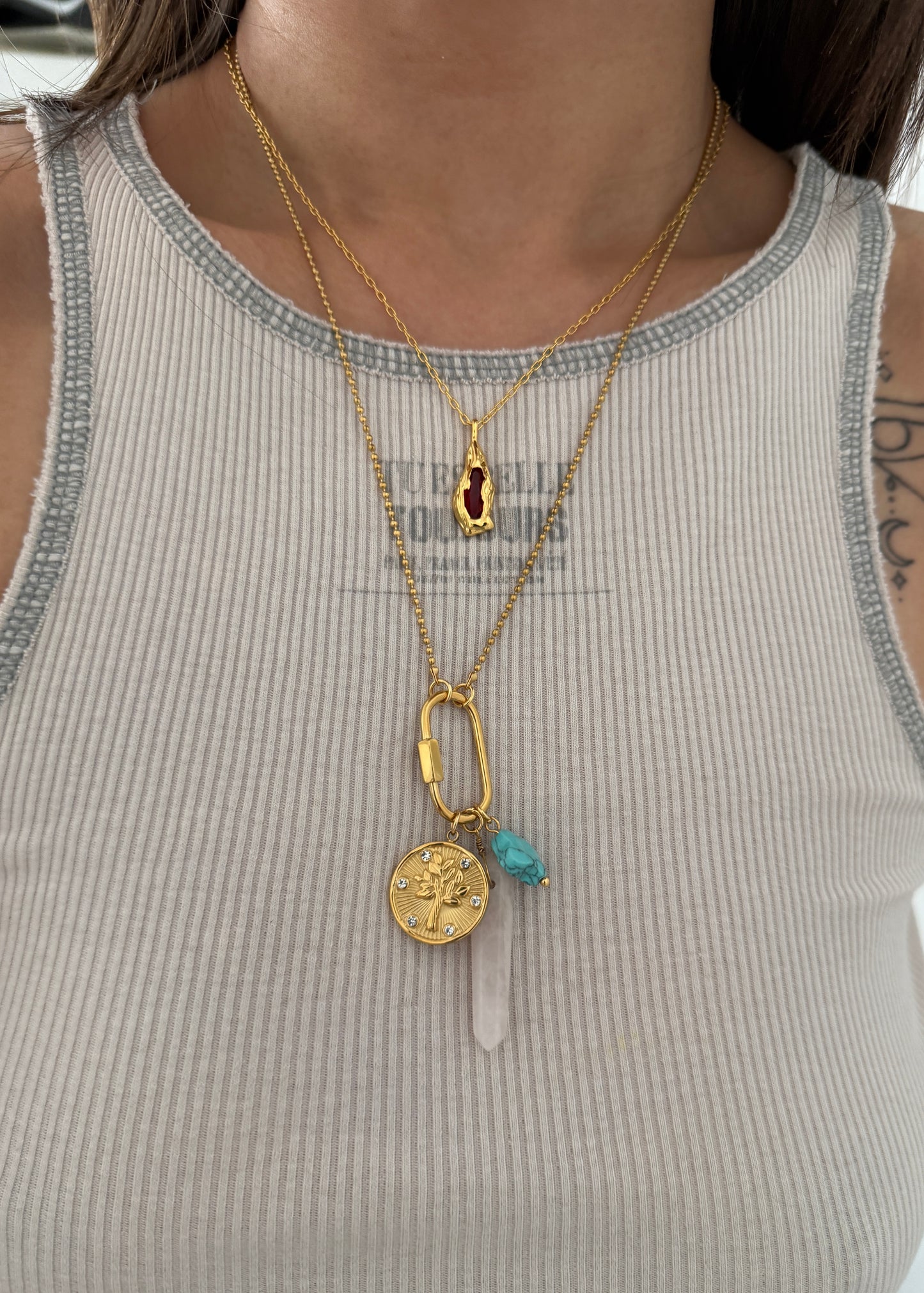 Beausancy Lava-Herz Collier, 18k Vergoldete Halskette mit rotem Edelstein, Asymmetrisches Design
